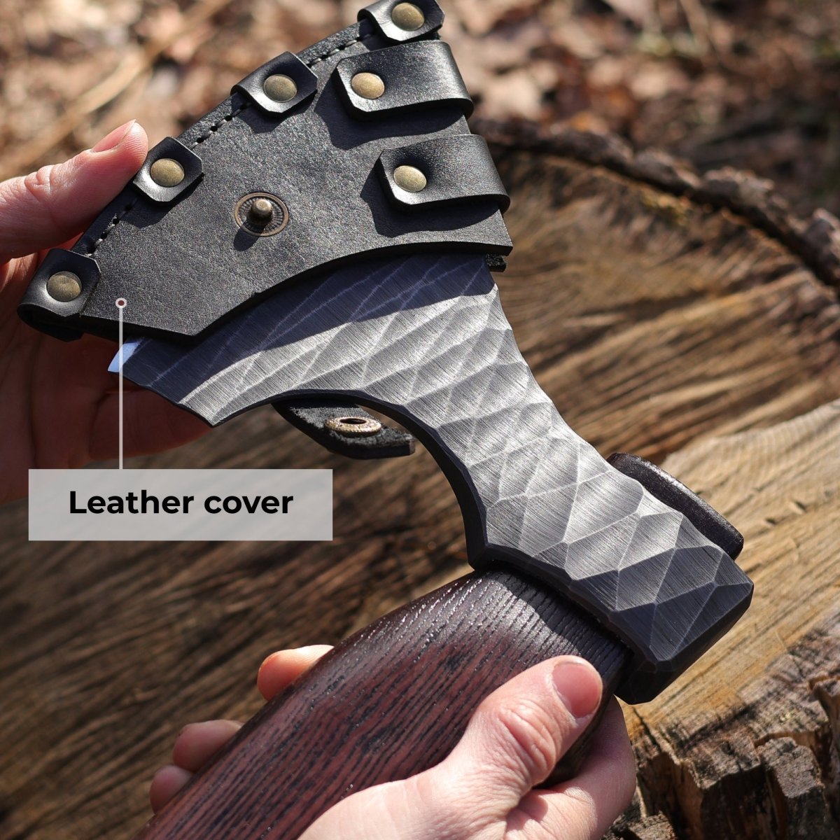 Hand forged axe “Sterk Vorley” with leather cover