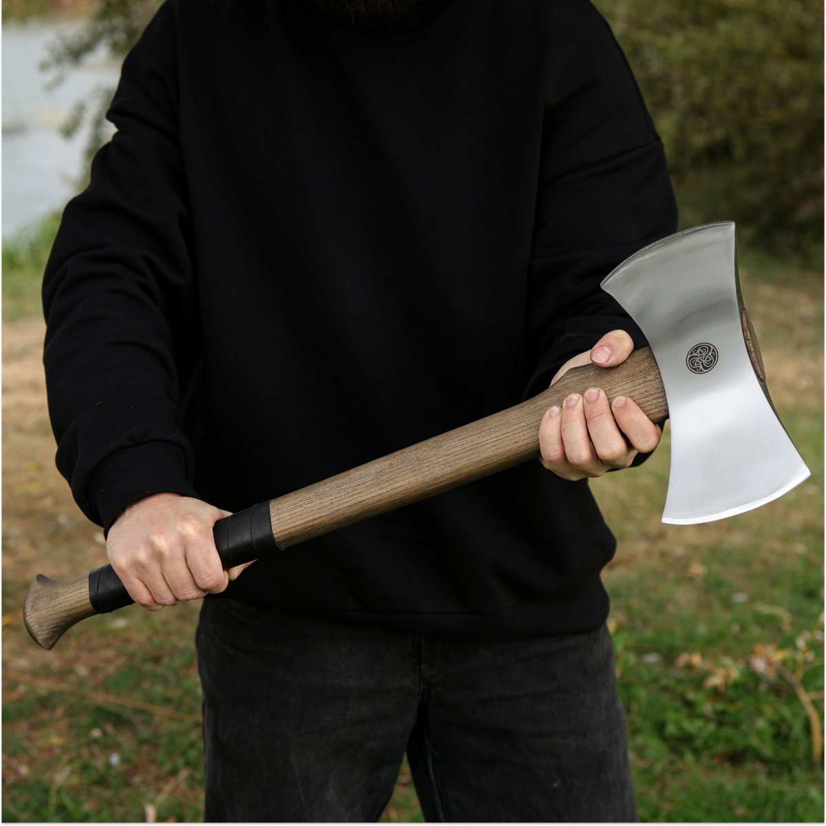 Functional double bit axe "Vargstal"