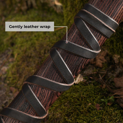 Hand forged axe “Sterk Vorley” with leather cover
