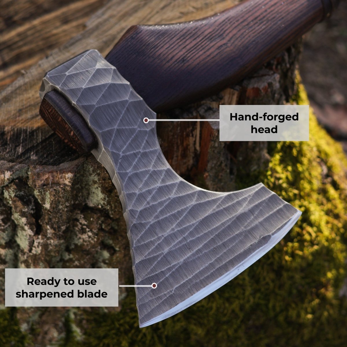 Hand forged axe “Sterk Vorley” with leather cover