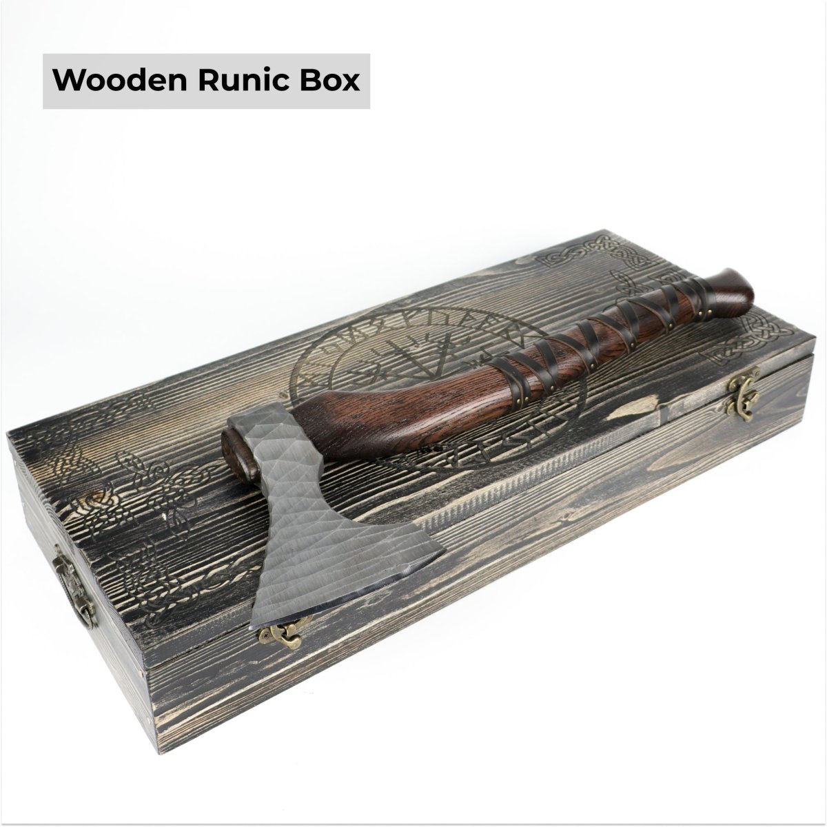 Hand forged axe “Sterk Vorley” with leather cover