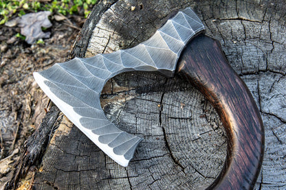 Hand forged hatchet "Skarpt Nebb" with leather cover