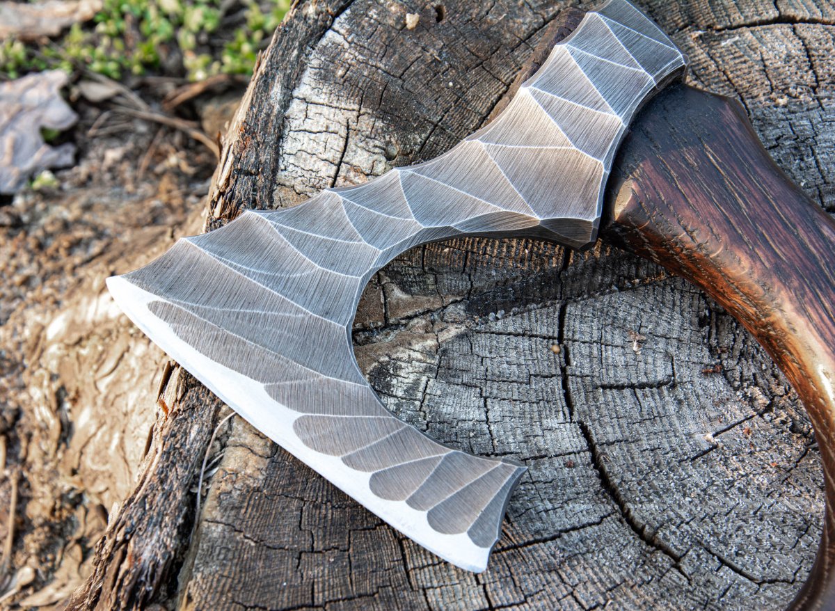 Hand forged hatchet "Skarpt Nebb" with leather cover