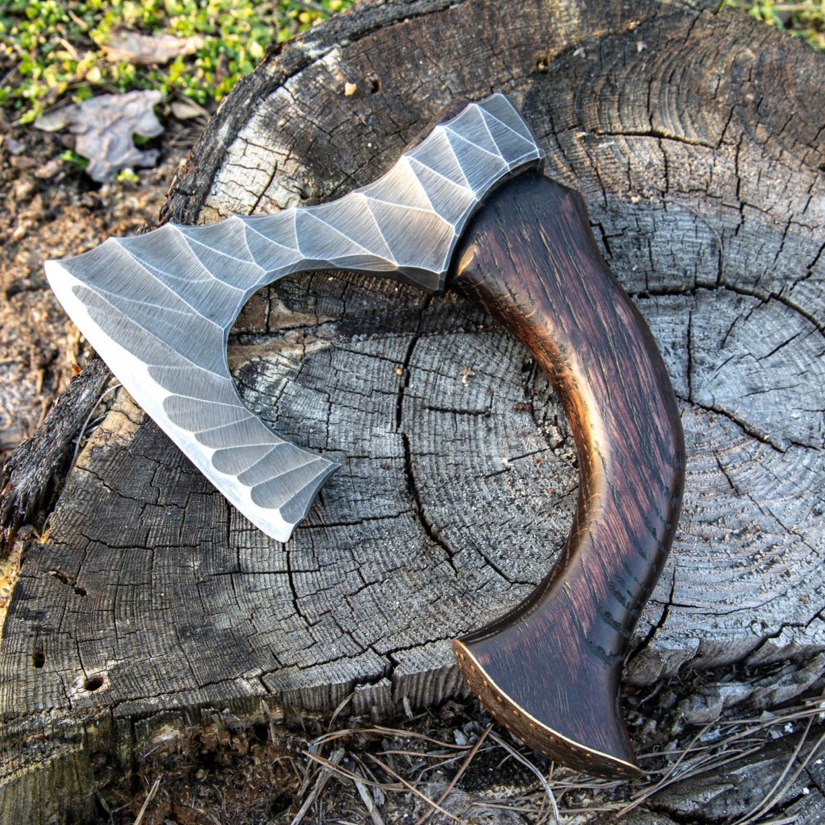 Hand forged hatchet "Skarpt Nebb" with leather cover