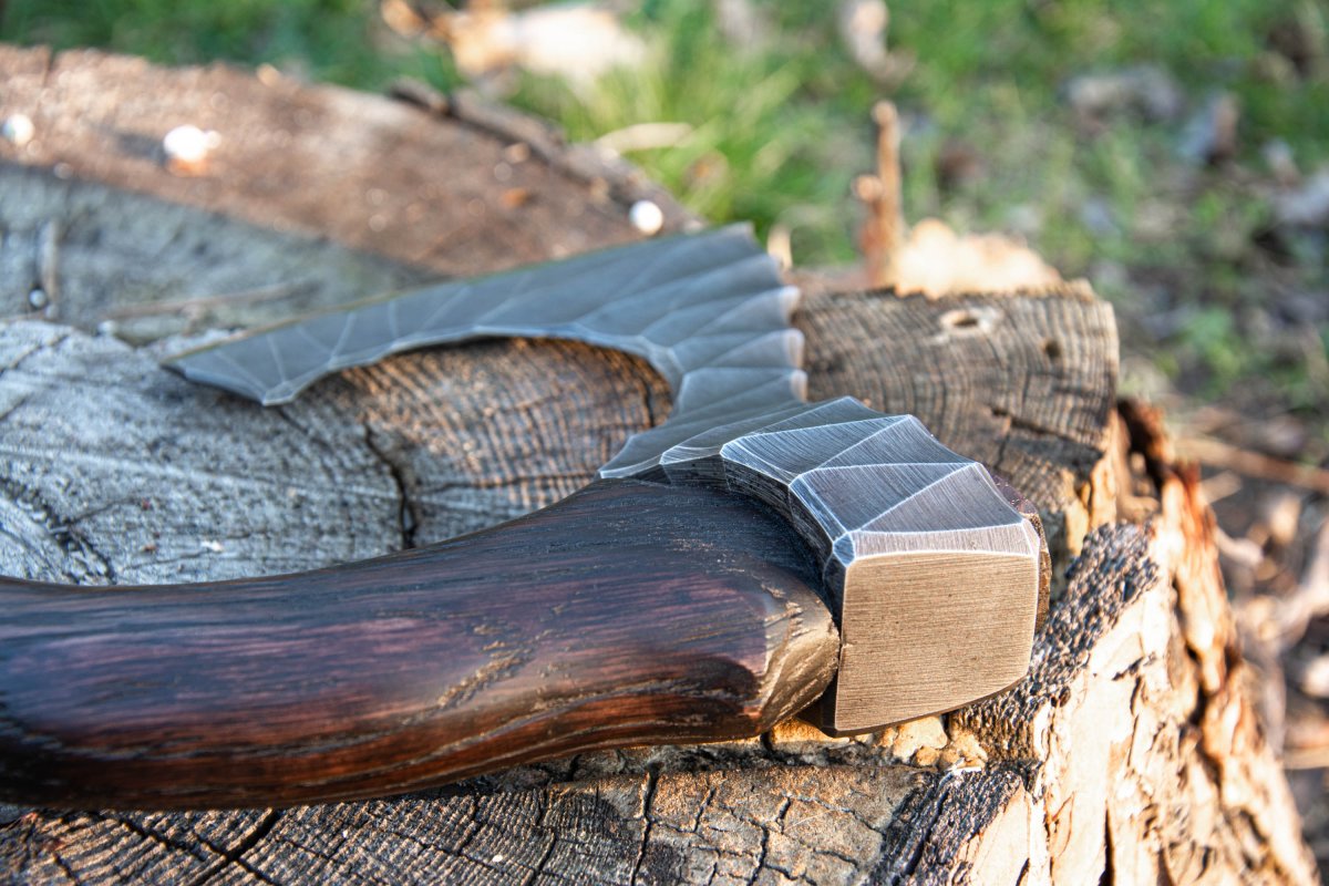 Hand forged hatchet "Skarpt Nebb" with leather cover